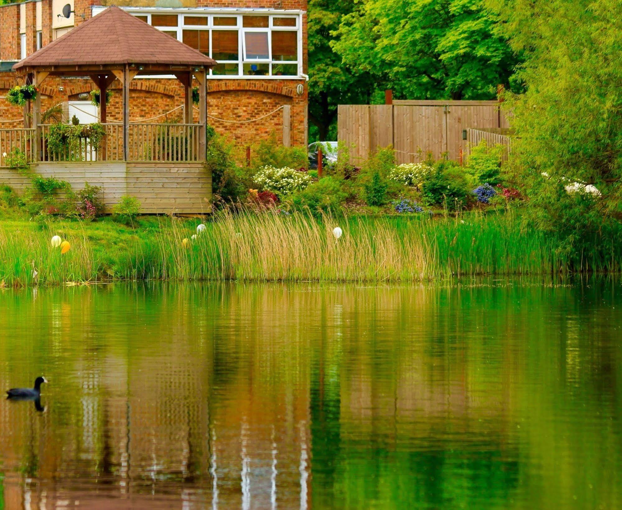 Inn On The Lake Gravesend Exteriér fotografie